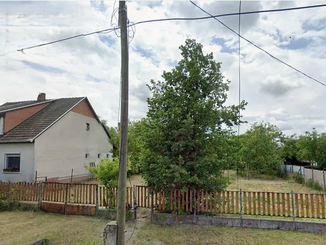 Eladó telek Besenyszög 2166 nm