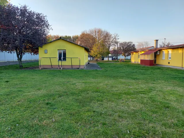 Eladó mezőgazdasági ingatlan Újszász 150 nm