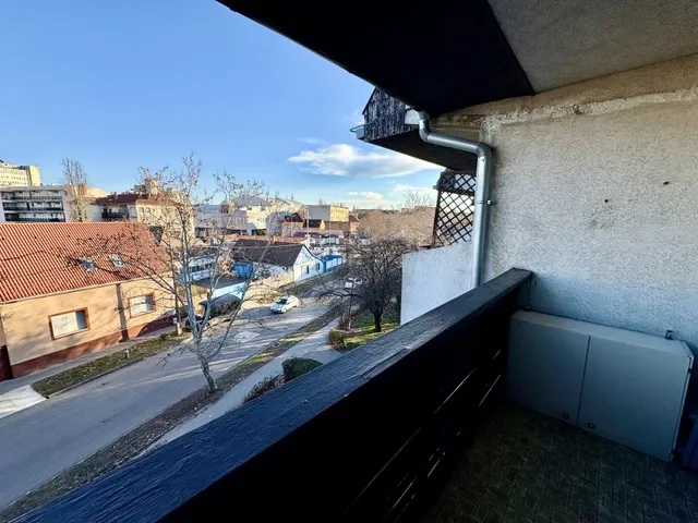 Eladó lakás Szolnok, Belváros 28 nm