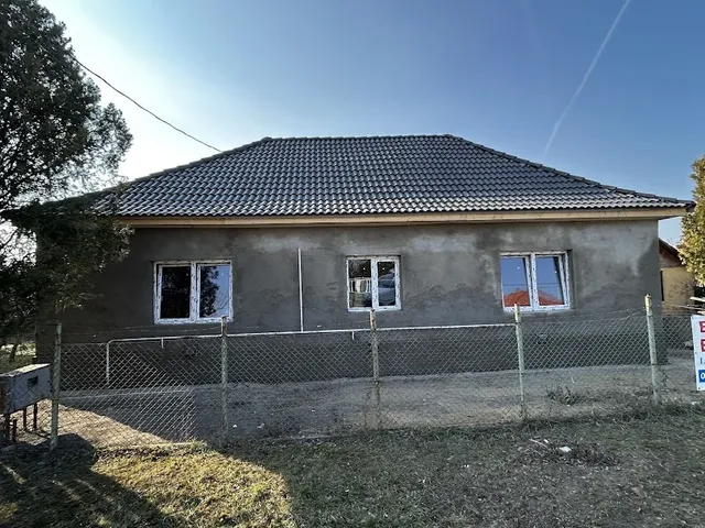 Eladó ház Újszász 80 nm