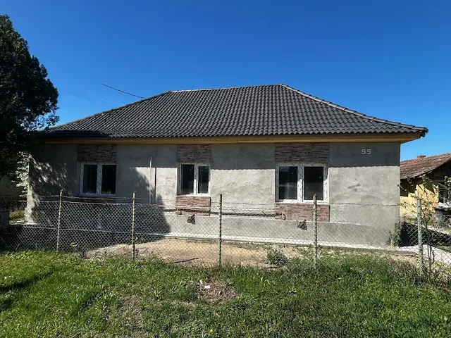 Eladó ház Újszász 80 nm