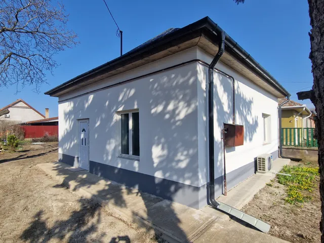 Eladó ház Martfű 70 nm
