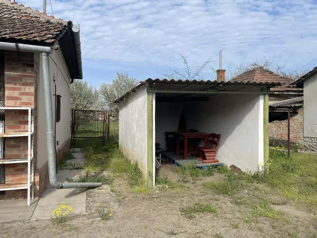 Eladó kereskedelmi és ipari ingatlan Tiszaföldvár 45 nm