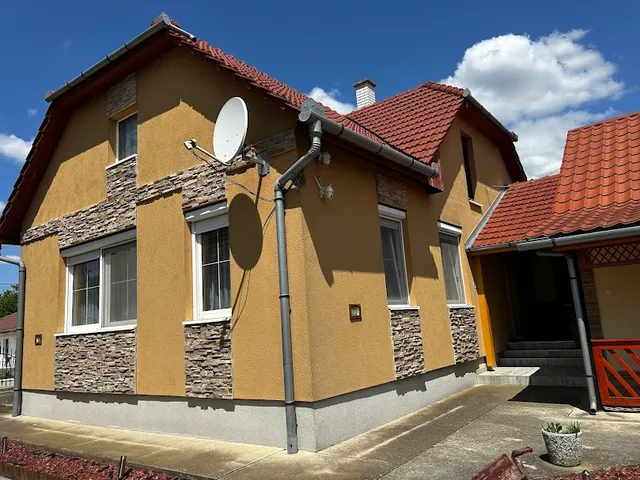 Eladó ház Jászkisér 96 nm