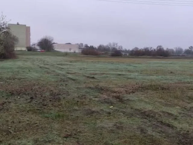 Eladó telek Szolnok 9351 nm