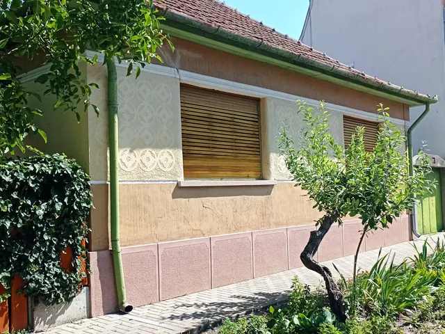 Eladó lakás Szolnok, Belváros 76 nm