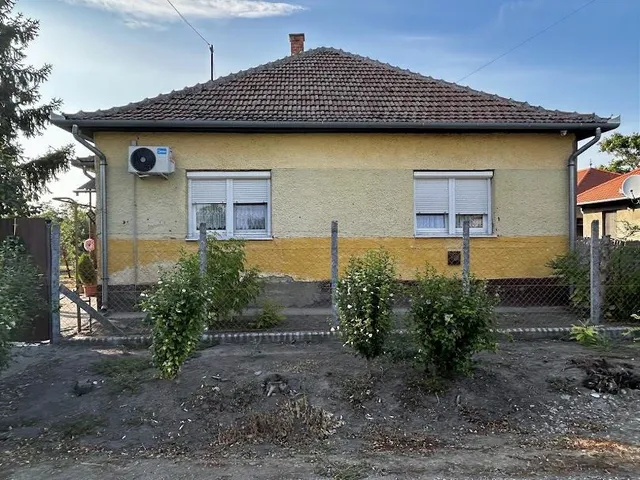Eladó ház Újszász 94 nm