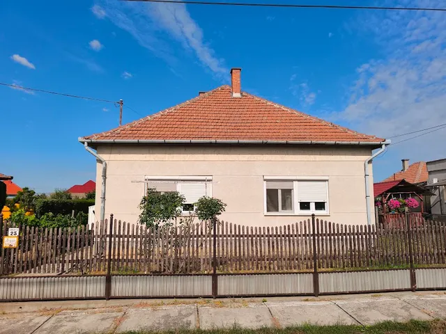Eladó ház Martfű 82 nm