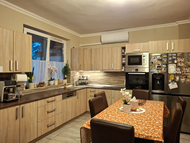 Eladó lakás Szolnok, Belváros 119 nm