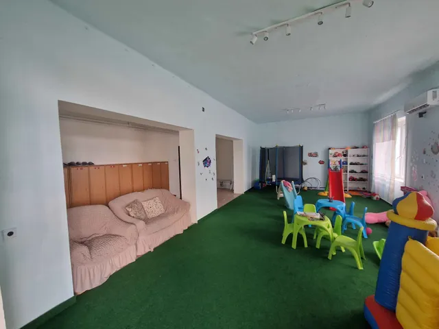 Eladó kereskedelmi és ipari ingatlan Szolnok, Belváros 140 nm