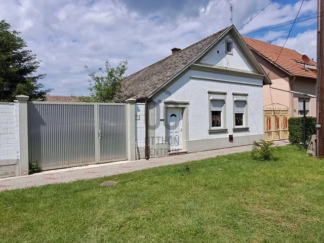 Eladó ház Makó 218 nm