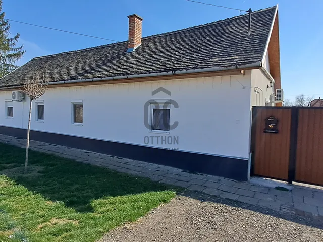 Eladó ház Makó, Újváros 97 nm