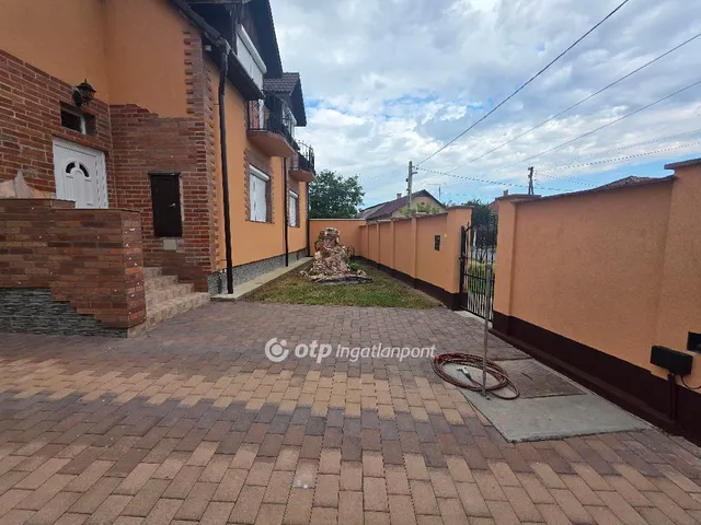 Eladó ház Hajdúszoboszló 240 nm
