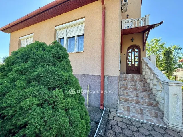 Eladó ház Debrecen, Józsa 240 nm