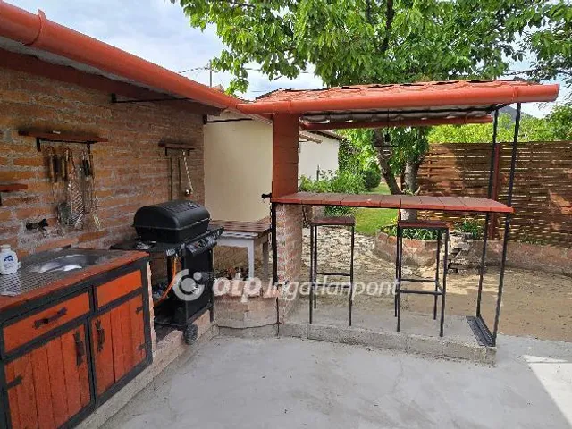 Eladó ház Debrecen, Veres Péter-kert 240 nm