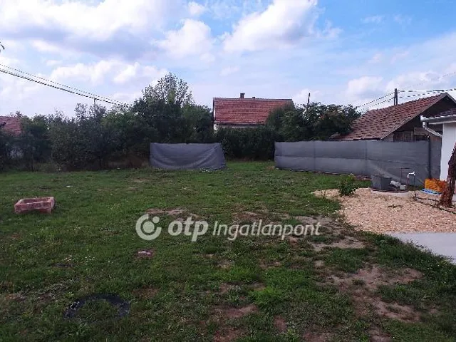 Eladó ház Tiszacsege 60 nm