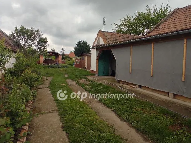 Eladó ház Hajdúszoboszló 300 nm