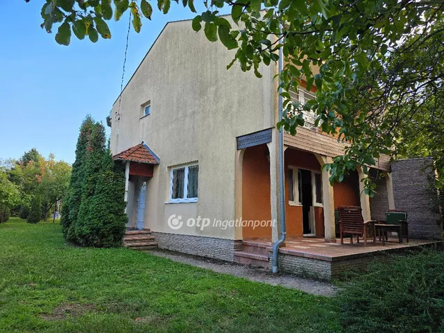 Eladó üdülő és hétvégi ház Balatonszárszó 125 nm