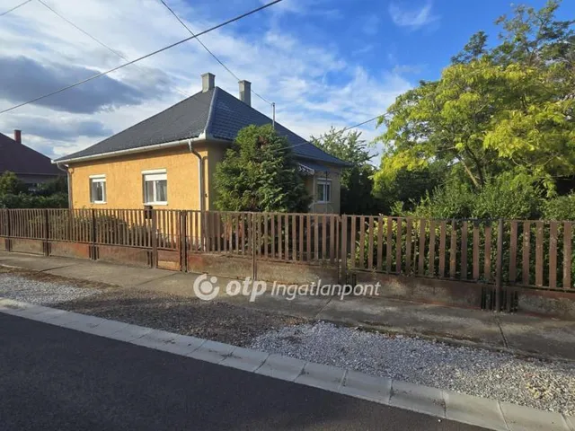 Eladó ház Kaba 80 nm