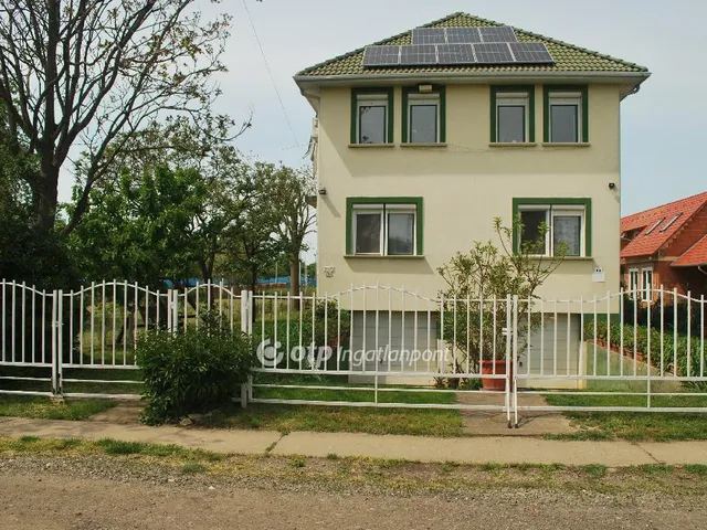 Eladó ház Hajdúszoboszló 320 nm