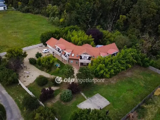 Eladó kereskedelmi és ipari ingatlan Hajdúszoboszló 565 nm