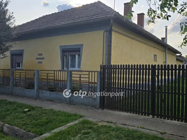 Eladó ház Tetétlen 97 nm