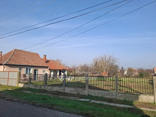 Eladó ház Biharkeresztes 32 nm