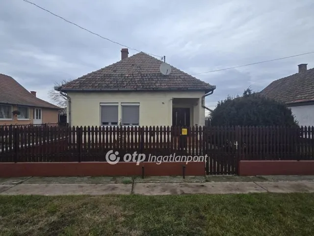 Eladó ház Tetétlen 78 nm