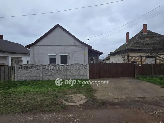 Eladó ház Tetétlen 57 nm