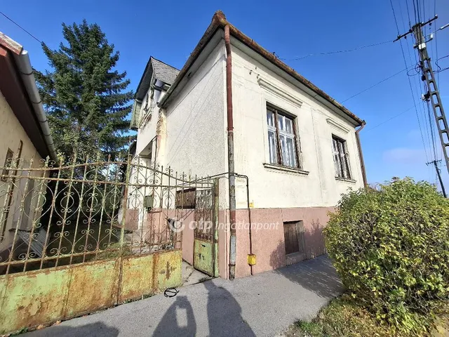 Eladó ház Biharkeresztes 250 nm