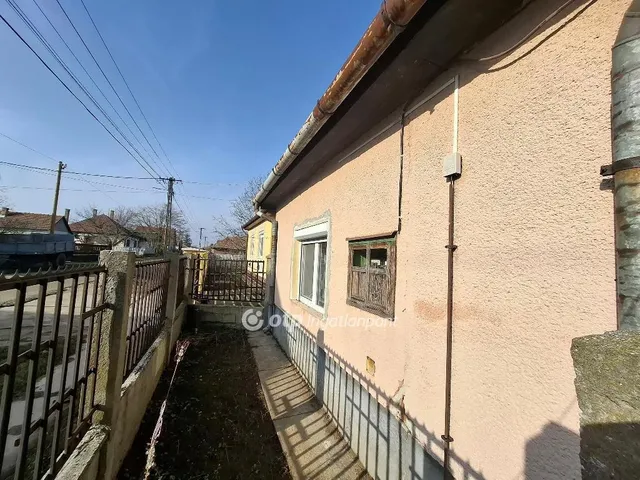 Eladó ház Biharkeresztes 32 nm