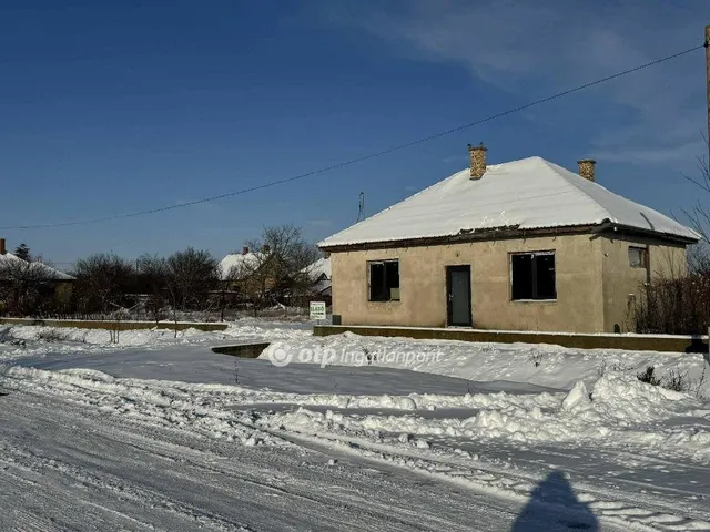 Eladó telek Tetétlen 353 nm