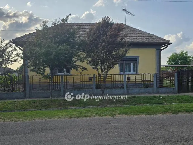 Eladó ház Tetétlen 97 nm