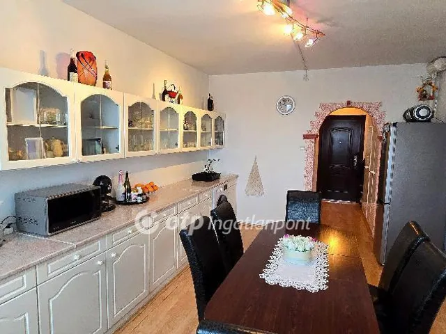 Eladó lakás Debrecen, Újkert 72 nm