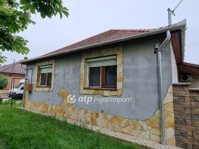 Eladó ház Balmazújváros, Szigetkert 206 nm