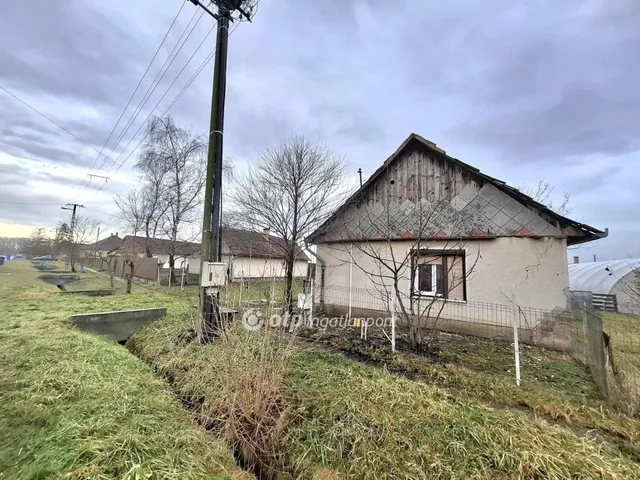 Eladó ház Zsáka 57 nm
