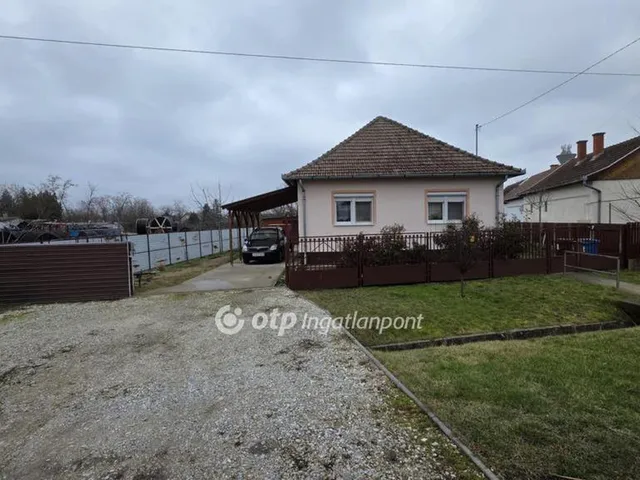 Eladó ház Kaba 57 nm