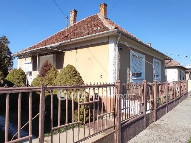 Eladó ház Polgár 76 nm