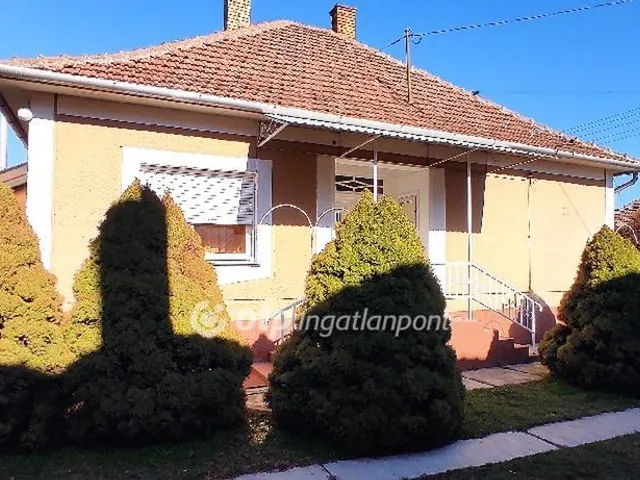Eladó ház Polgár 76 nm