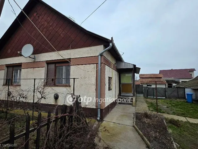Eladó ház Földes 77 nm