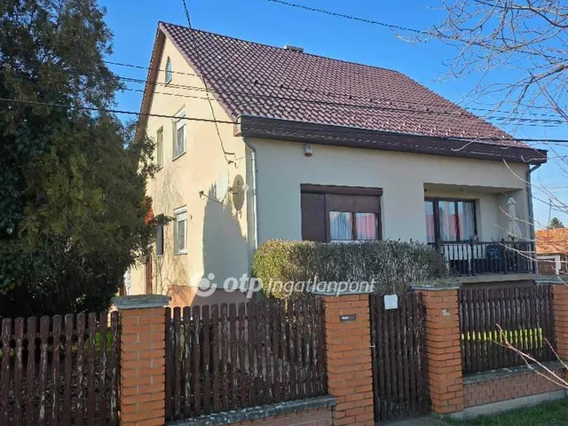 Eladó ház Kaba 168 nm