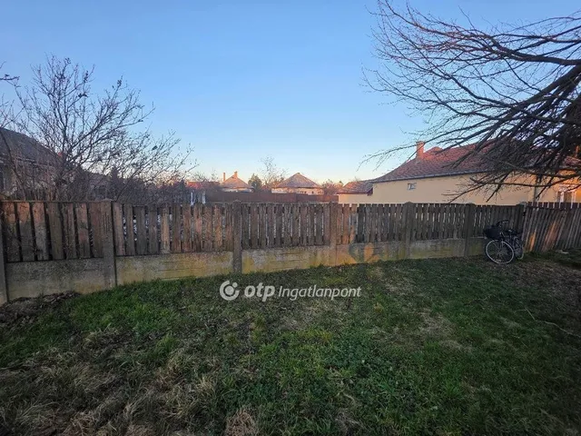 Eladó telek Hajdúszoboszló 871 nm