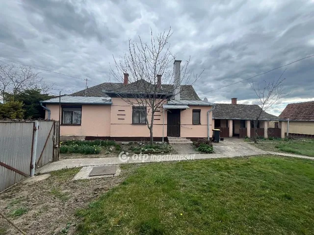 Eladó ház Földes 66 nm