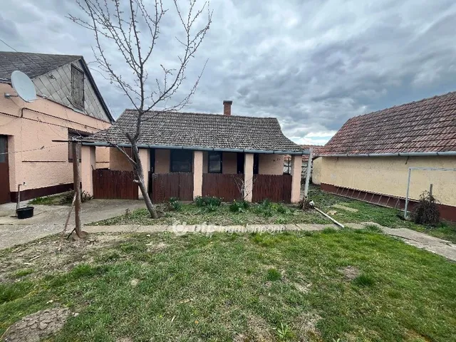 Eladó ház Földes 66 nm