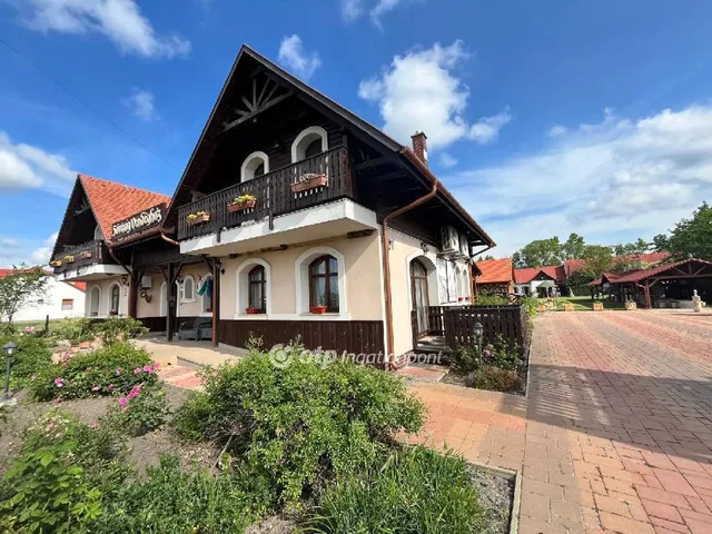 Eladó kereskedelmi és ipari ingatlan Hortobágy 628 nm