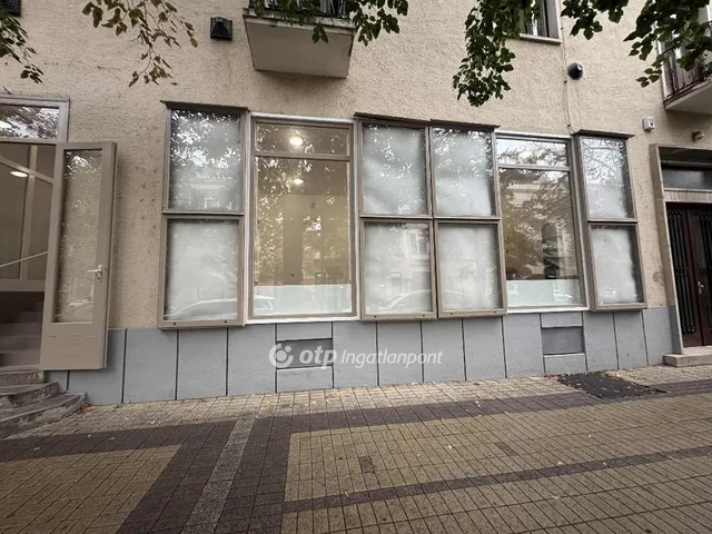 Eladó kereskedelmi és ipari ingatlan Debrecen 100 nm
