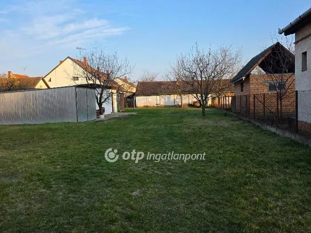 Eladó telek Kaba 822 nm