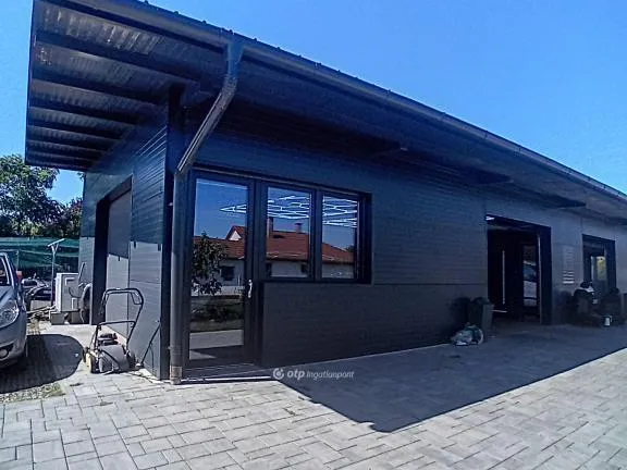Eladó kereskedelmi és ipari ingatlan Hajdúszoboszló 140 nm