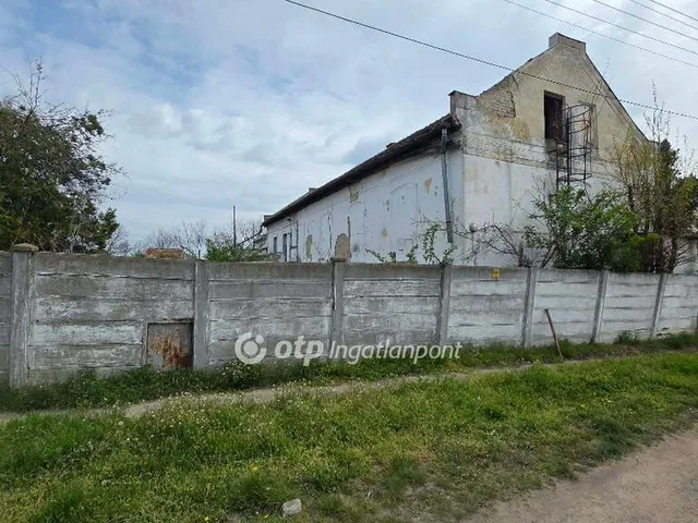 Eladó kereskedelmi és ipari ingatlan Derecske 210 nm