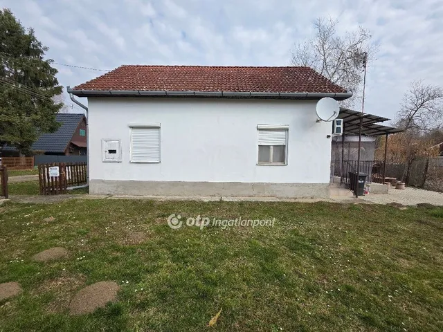Eladó nyaraló Tiszacsege 64 nm